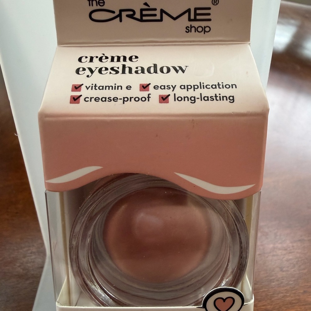 NEW The Crème Shop Eyeshadow in Crepe. Leaves a velvety rich long wearing finish - Picture 6 of 6